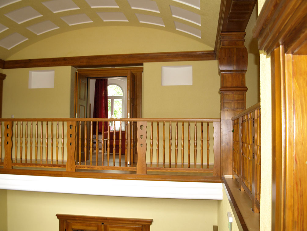 Restauration Geländer und Holztüren